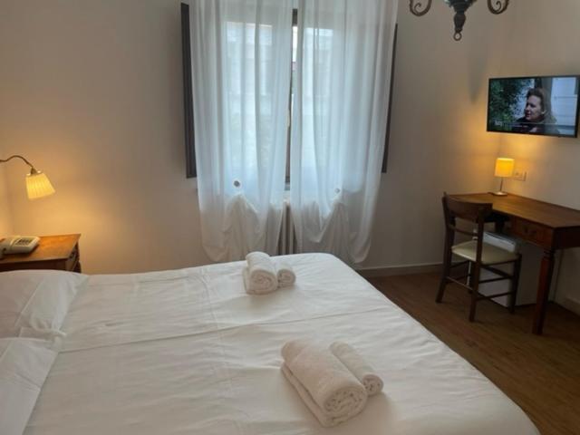 Hotel Caffe Verdi - 24 Hours Reception Пиза Екстериор снимка