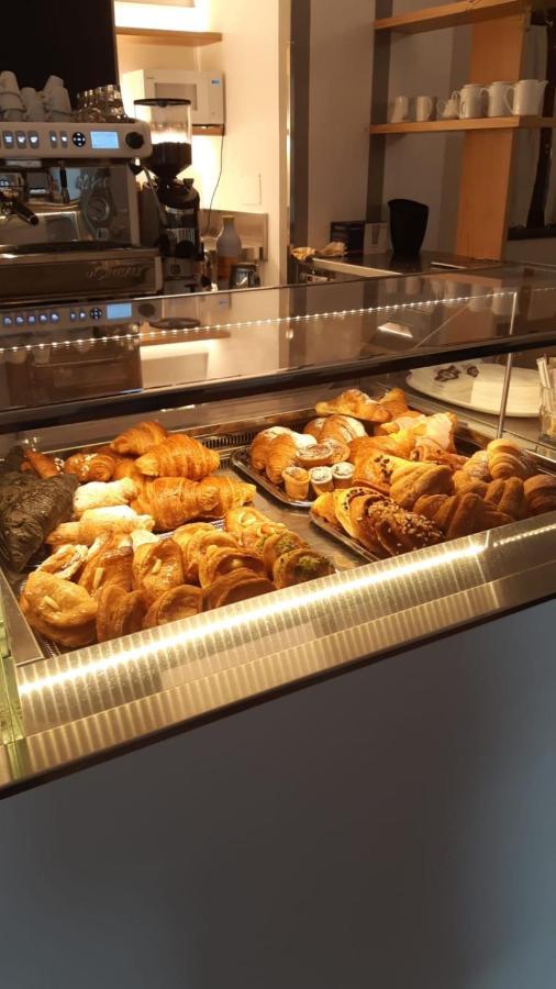 Hotel Caffe Verdi - 24 Hours Reception Пиза Екстериор снимка